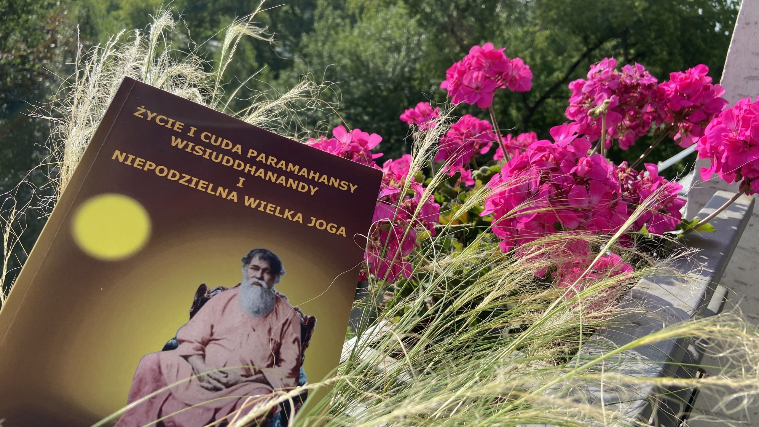 Gopinath Kawiradż “Życie i cuda paramahansy Wisiuddhanandy i niepodzielna wielka joga”